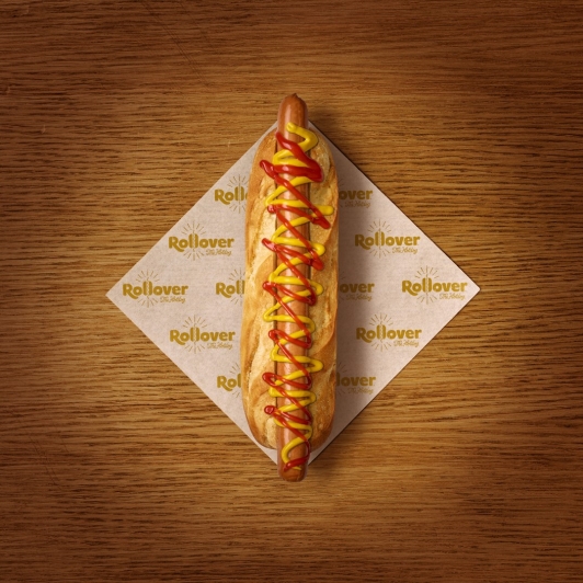 ROLLOVER CHILLI CHEESE HOT DOG